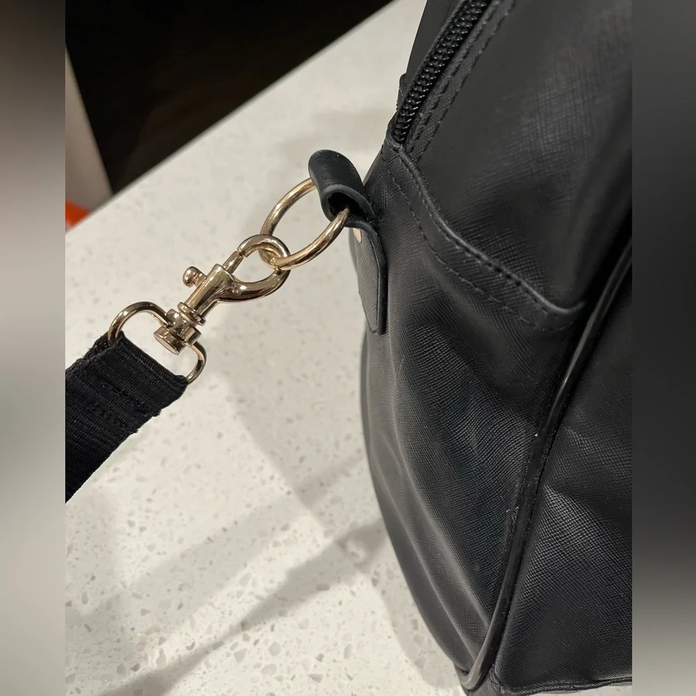 Guess duffle bag leather travel suitcase black logo versatile dome KORRY epi - Picture 11 of 14